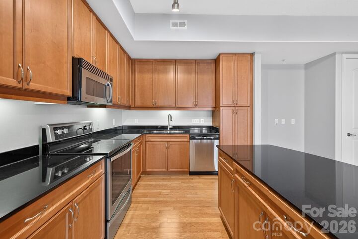 Property Photo: 4620 Piedmont Row Drive 603 NC 28210