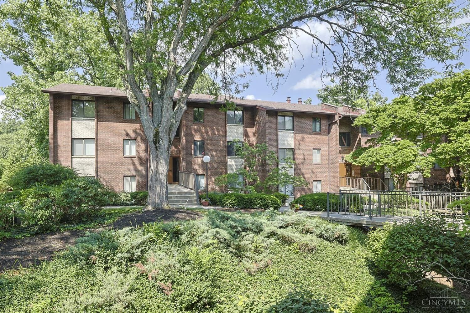 Property Photo: 458 Grand Avenue OH 45205
