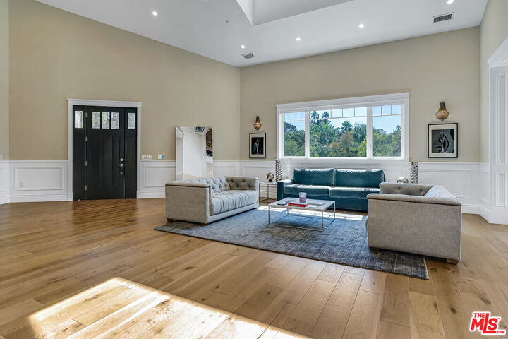 Property Photo: 19633 Wells Dr CA 91356