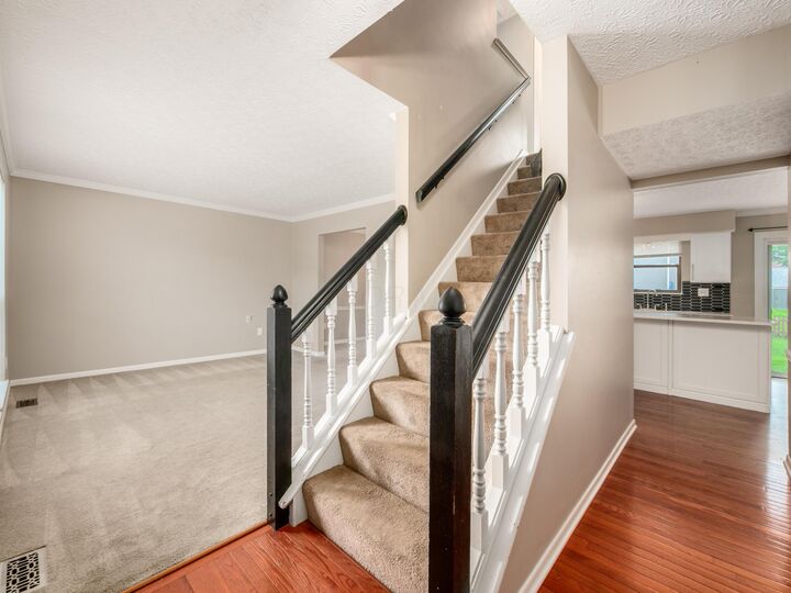 Property Photo: 4947 Hollow Oak Court OH 43026