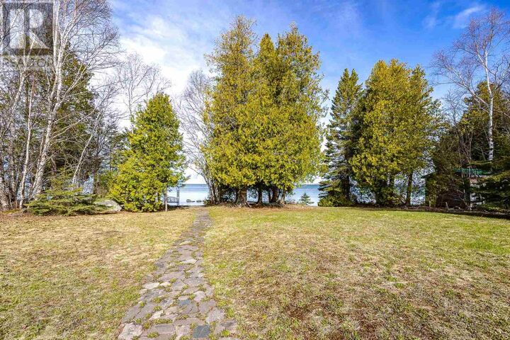 Property Photo: 2062 Havilland Shores Dr ON P0S 1E0