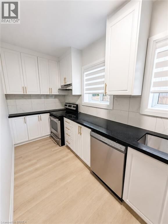 Property Photo:  413 Concession Street Main  ON L9A 1B8 