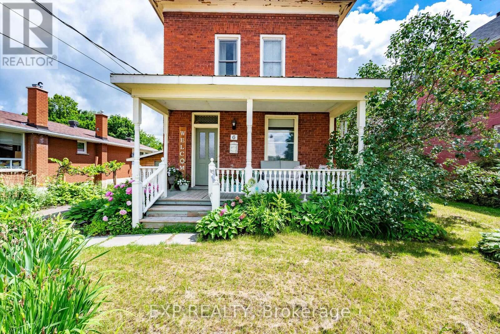 Property Photo:  6 Crawford Street  ON K0J 1K0 