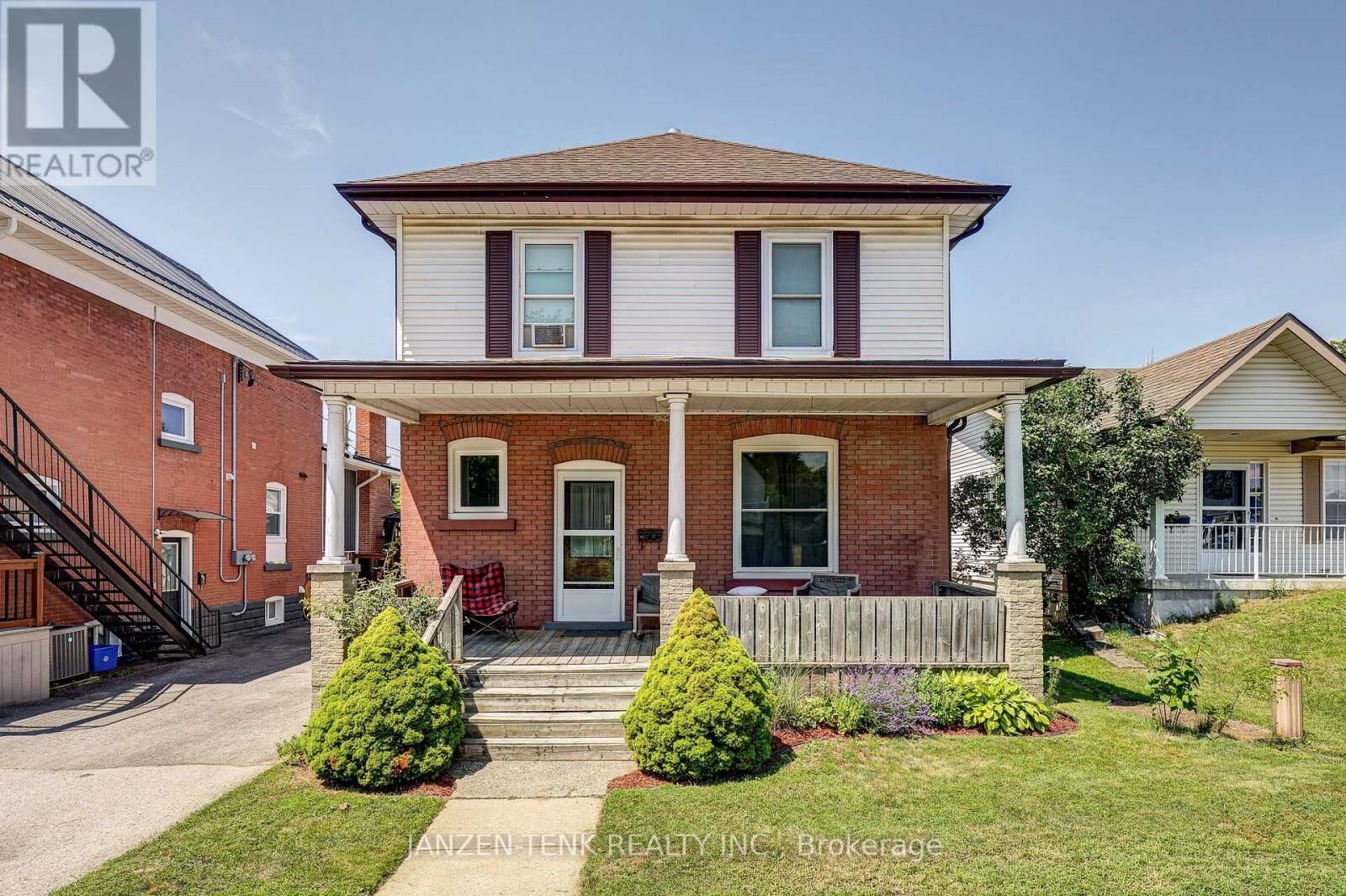 Property Photo: 17 King Street ON N4G 3E3