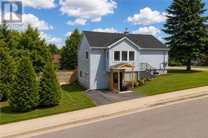 Property Photo: 582 Ash Street ON P3C 2A6