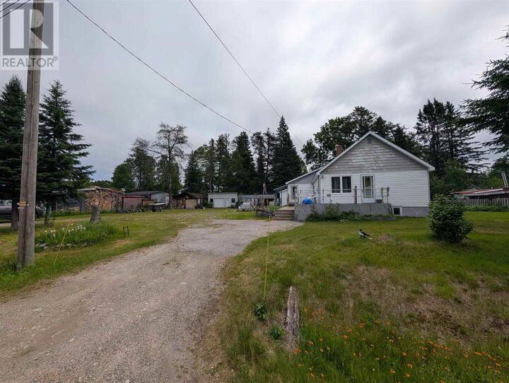 Property Photo:  41 Queen St  ON P0S 1G0 