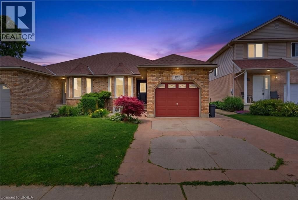Property Photo: 125 Whitlaw Way ON N3L 4C9