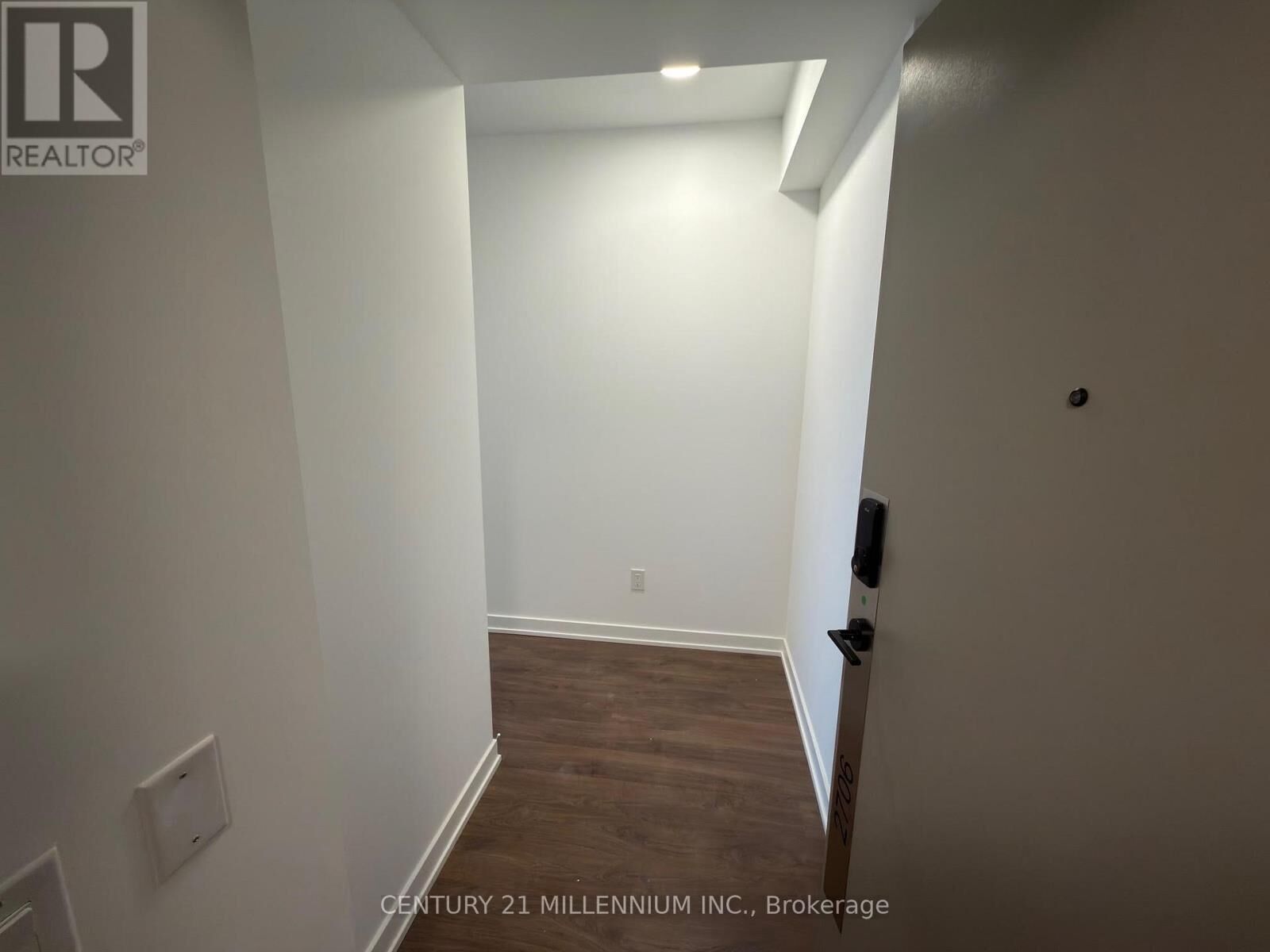 Property Photo: 5015 Hurontario Street 2706 ON L4Z 0C9