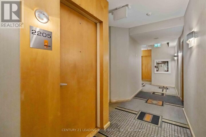 Property Photo: 3939 Duke Of York Boulevard 2205 ON L5B 4N2