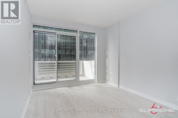 Property Photo: 2221 Yonge Street 611 ON M4S 0B8