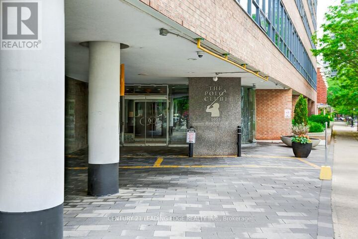 Property Photo:  1055 Bay Street 1416  ON M5S 3A3 
