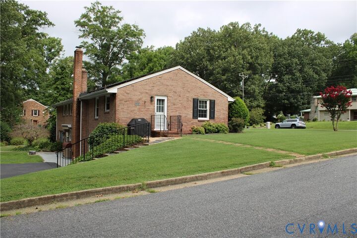 Property Photo: 1117 Oakwood Drive VA 23834
