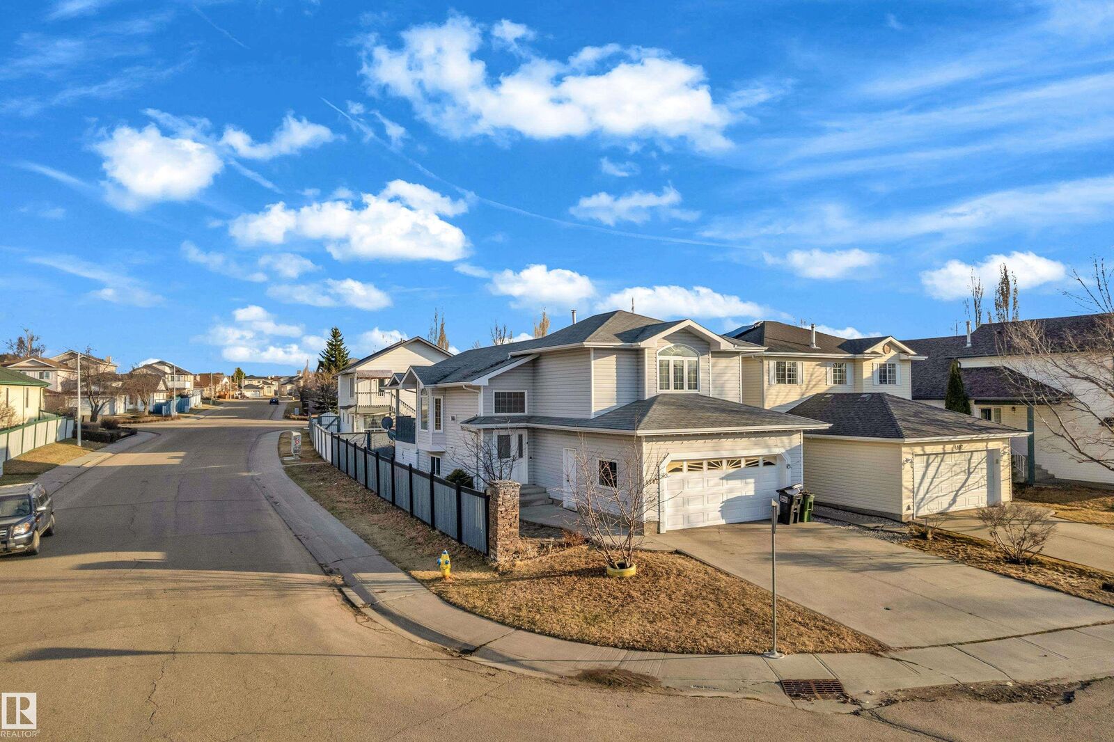 Property Photo:  4103 37A Avenue NW  AB T6L 7A1 