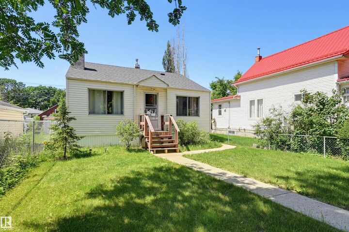 Property Photo:  11414 88 Street NW  AB T5B 3R1 