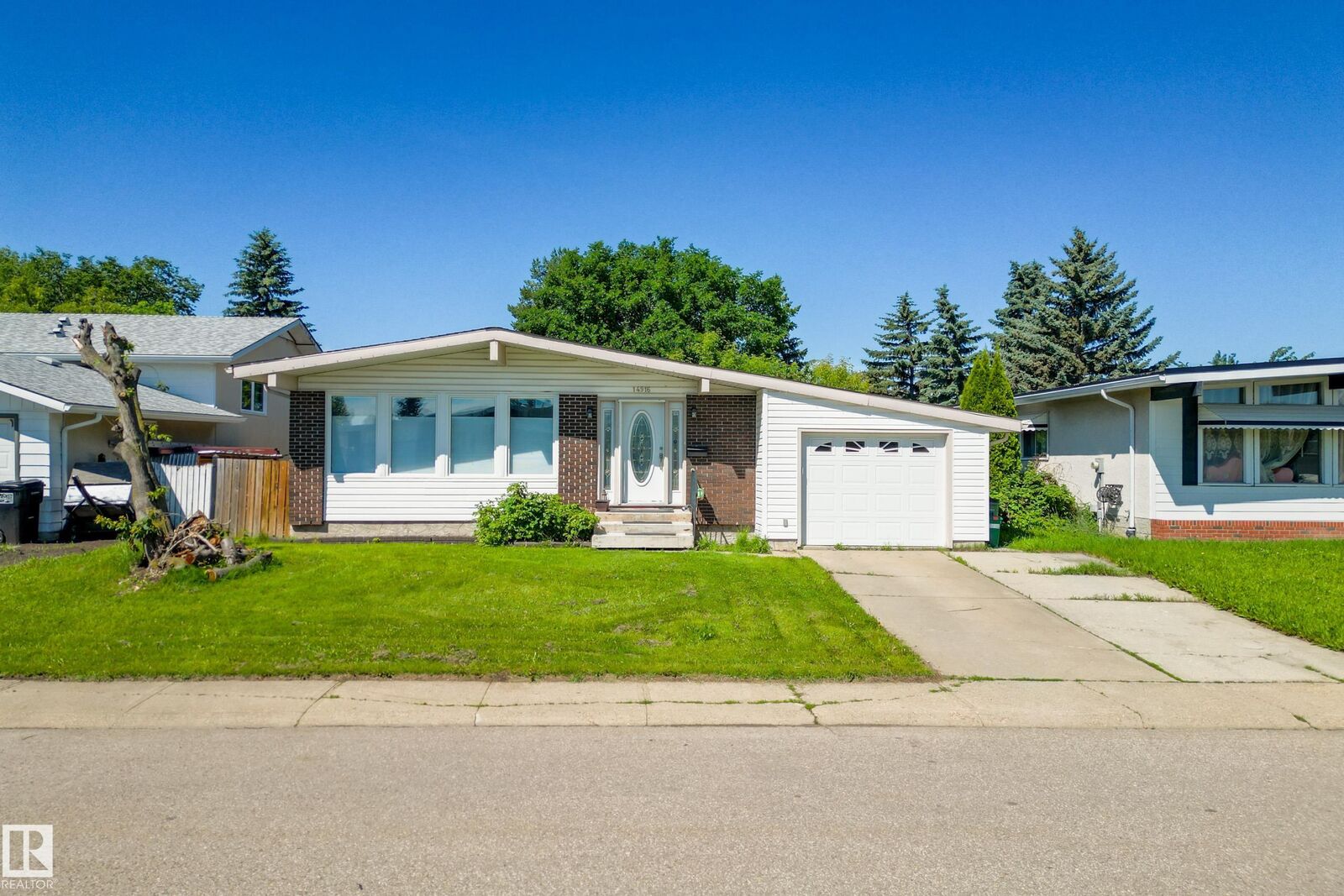 Property Photo: 14916 114A Street NW AB T5X 1H3