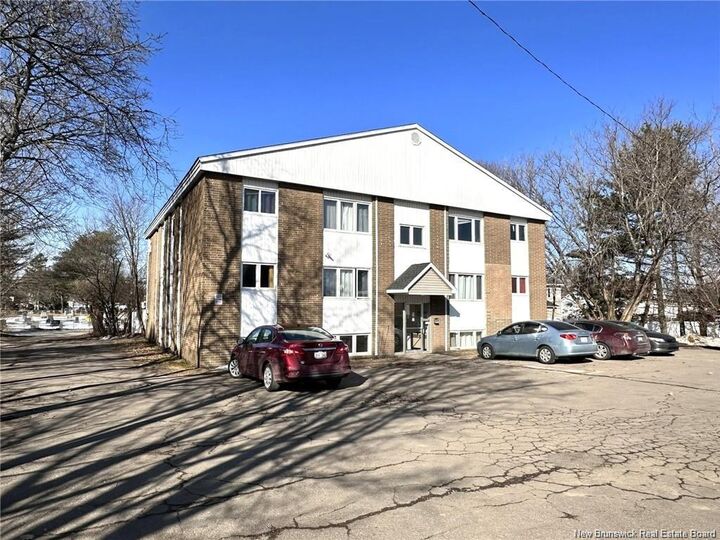 139 Elmwood Drive — photo 1