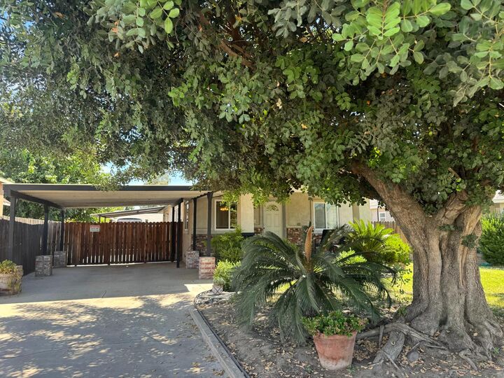 Property Photo: 13476 S Pear Avenue CA 93609
