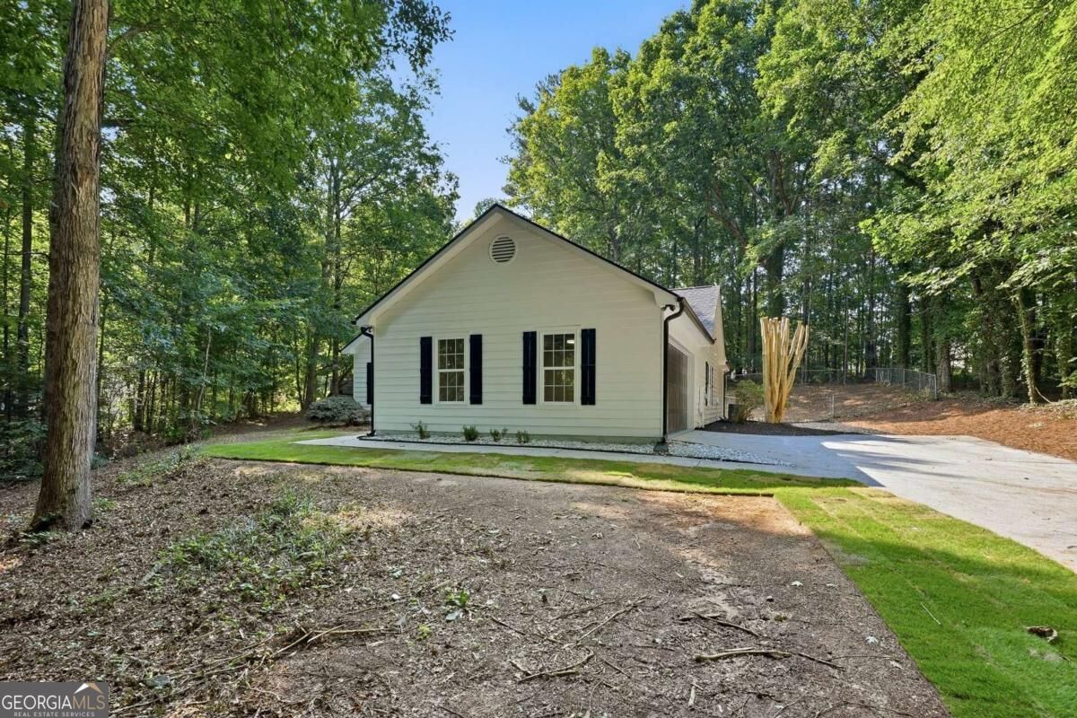 Property Photo: 1994 Atha Woods Drive GA 30655