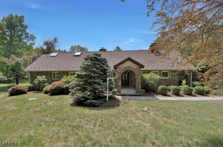 Property Photo:  112 Dreahook Rd  NJ 08833 