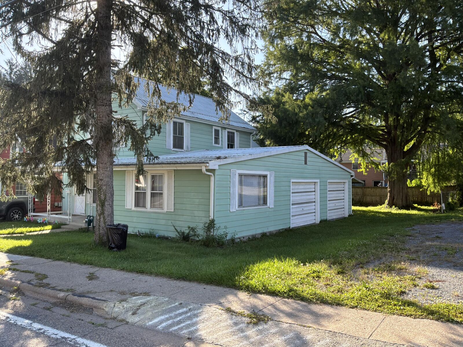 Property Photo: 620 Greenbrier Ave WV 24970