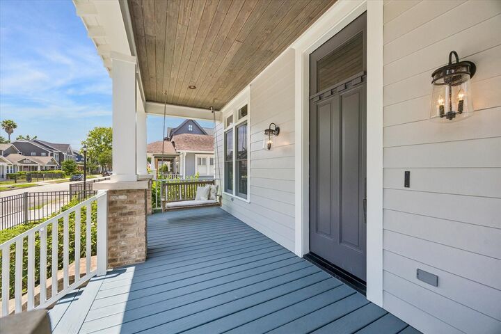 Property Photo:  1101 Omar Street  TX 77009 