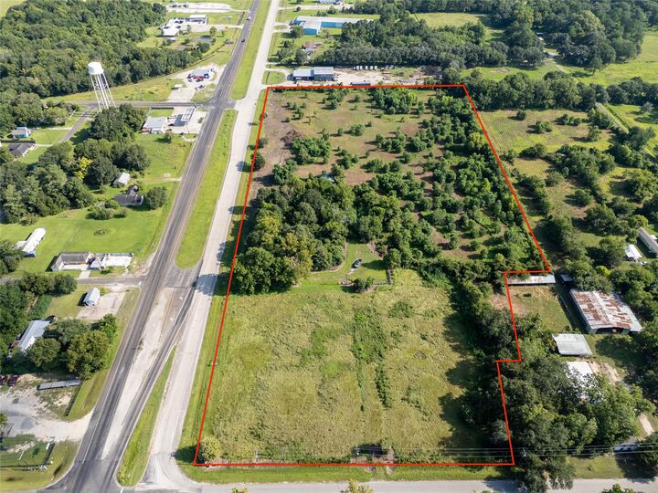 Property Photo: 2925 Sh 124 TX 77661