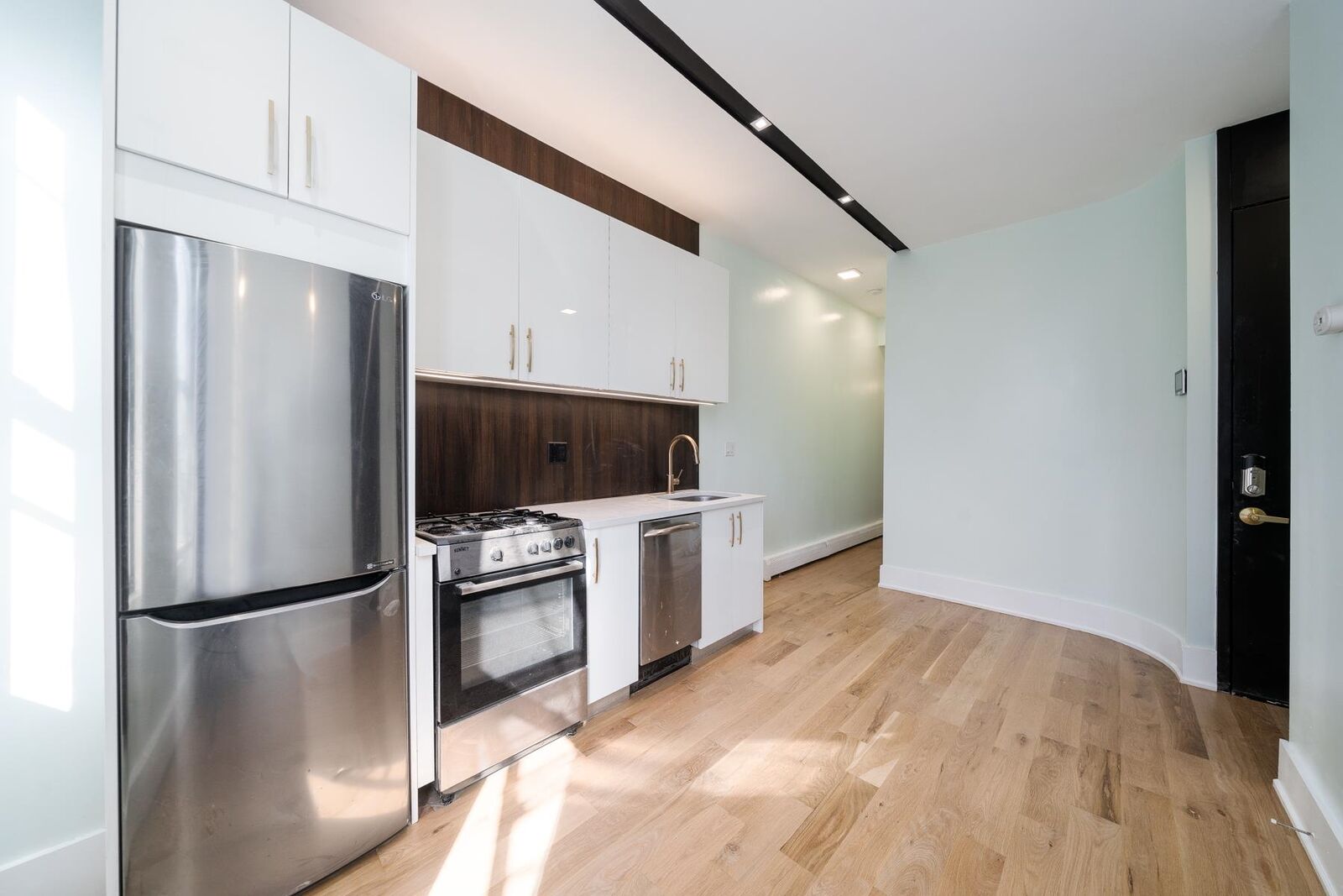 Property Photo: 541 Newark Ave 3R NJ 07306