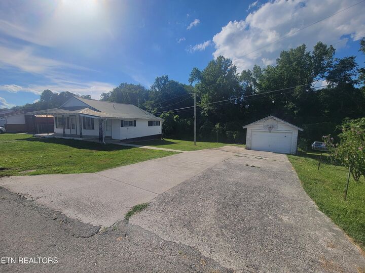 Property Photo:  942 Mount View Rd  TN 37852 