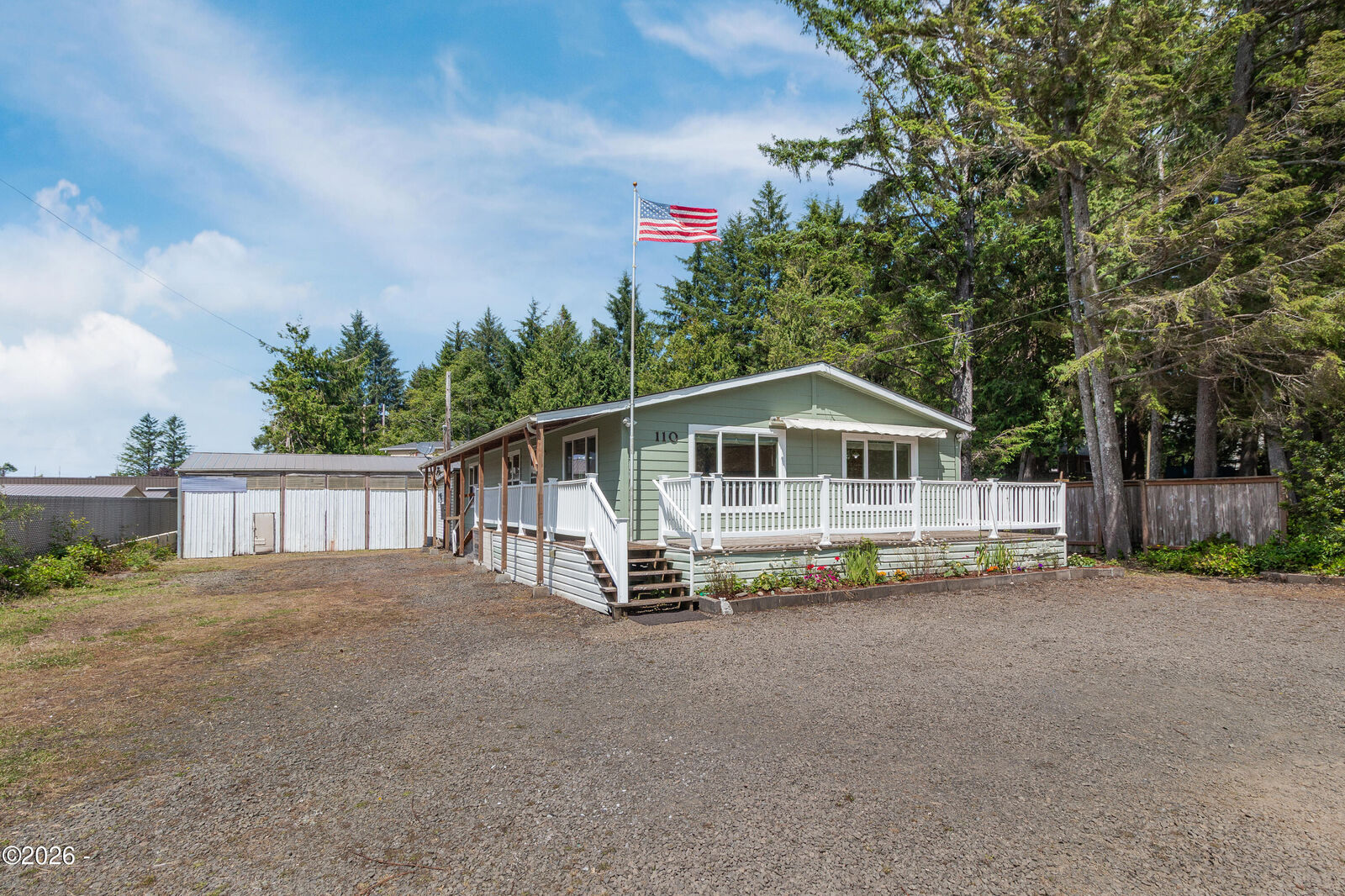 Property Photo: 110 SE Douglas St Street OR 97341
