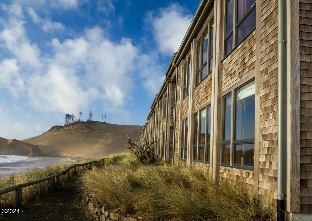 Property Photo:  33000 Cape Kiwanda Dr. Unit 2 Wk 37 Drive  OR 97135 