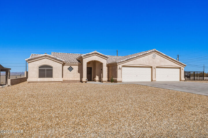 Property Photo:  1575 Navigator Dr  AZ 86404 