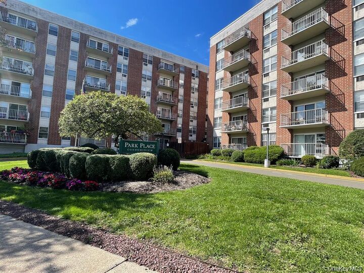 Property Photo:  35 Park Avenue 6G  NY 10901 