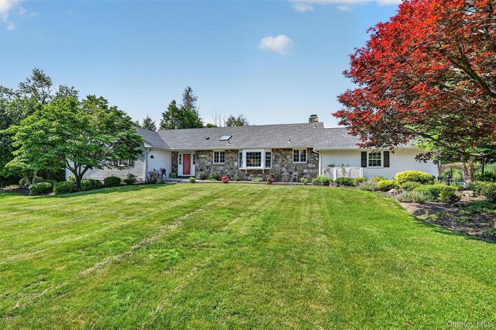 Property Photo:  5 Hedges Road  NY 10990 