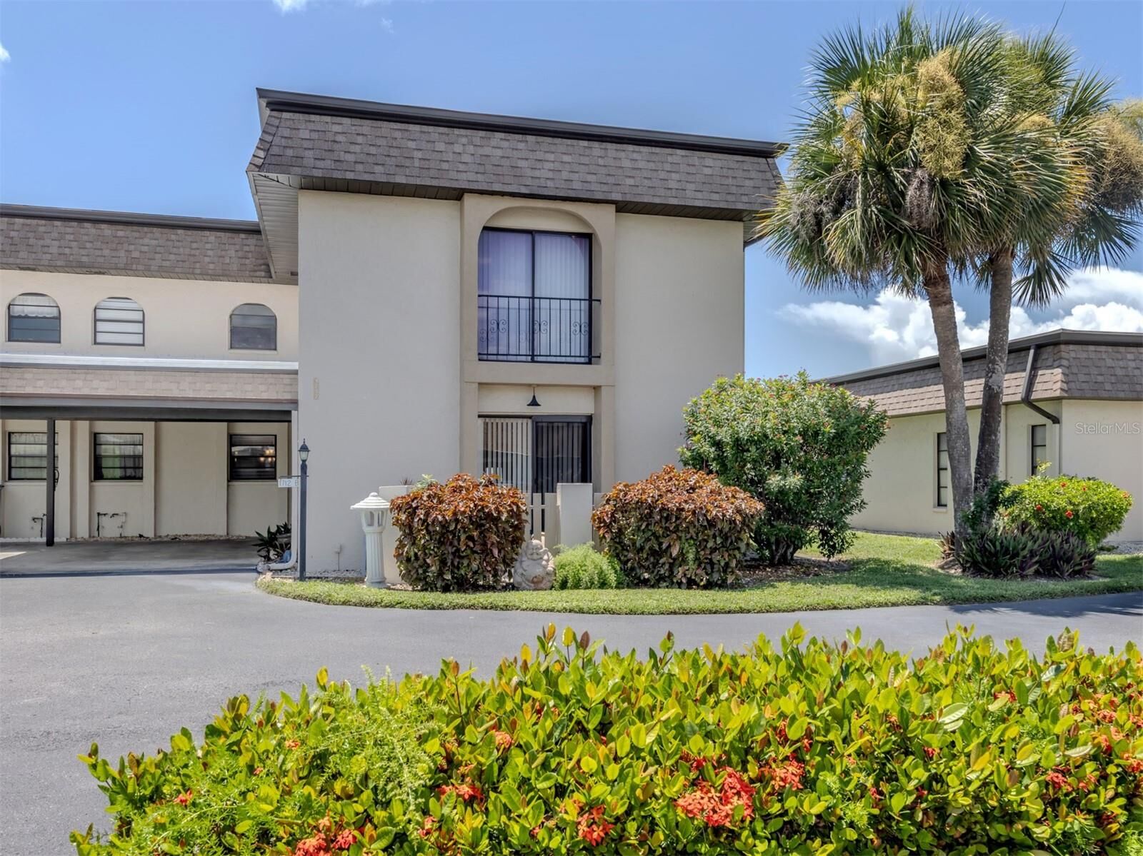 Property Photo: 1712 Lakeside Drive 1712-B FL 34293