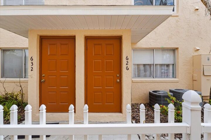 Property Photo:  626 Pavare Court  FL 33884 