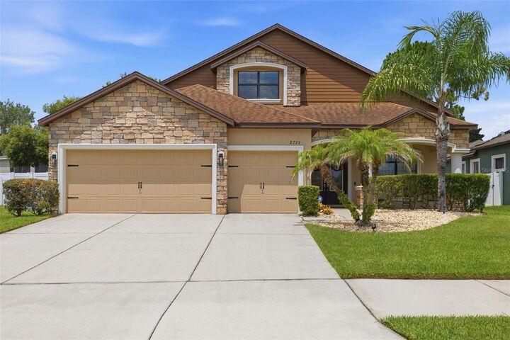 Property Photo: 2723 Colewood Lane FL 33527
