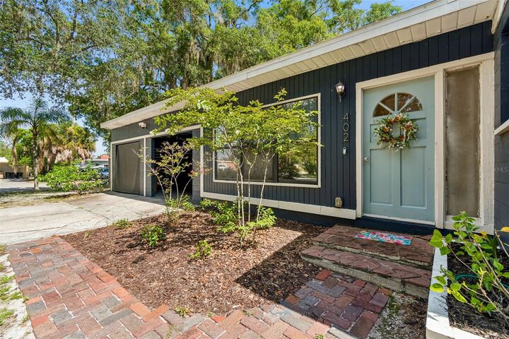 Property Photo: 402 Dunedin Avenue FL 33617