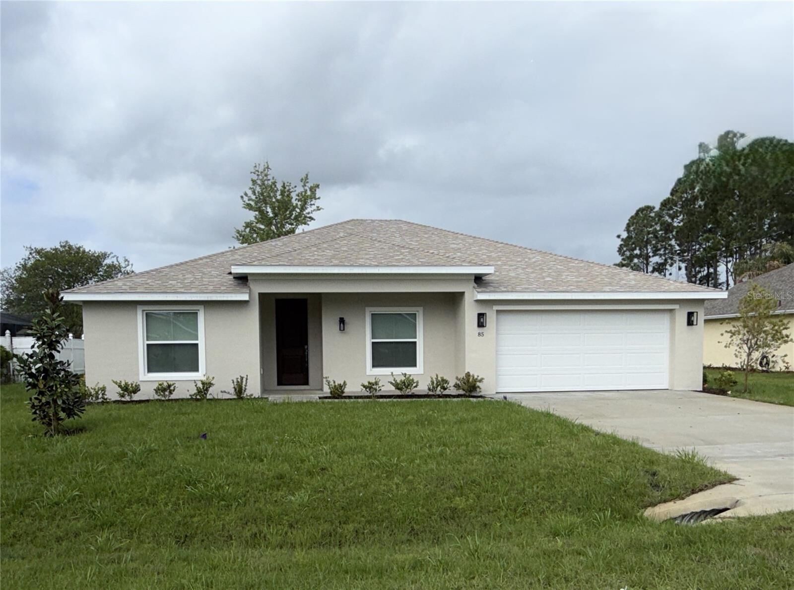 Property Photo: 85 Laramie Drive FL 32137