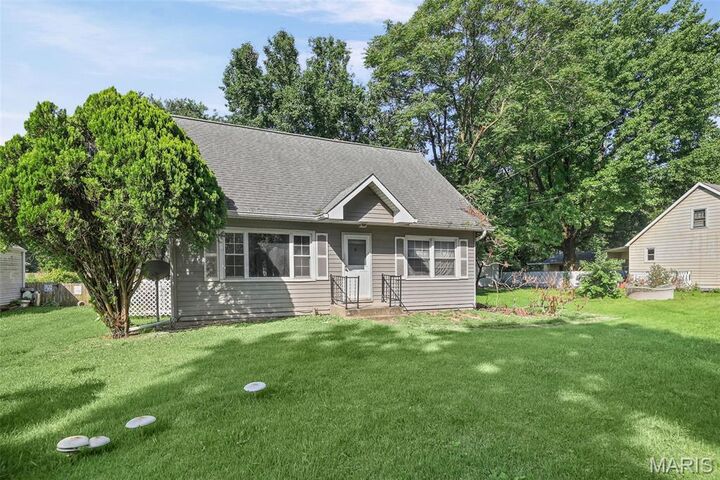 Property Photo:  754 Leon Street  IL 62206 