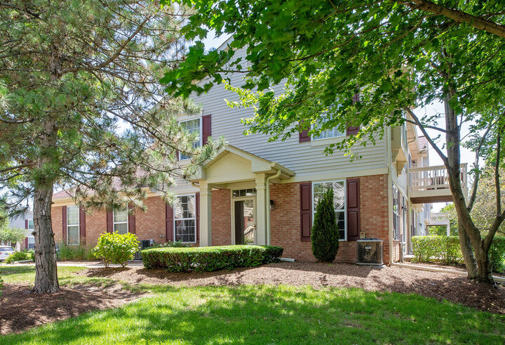 Property Photo:  770 Stonewall Court  IL 60173 