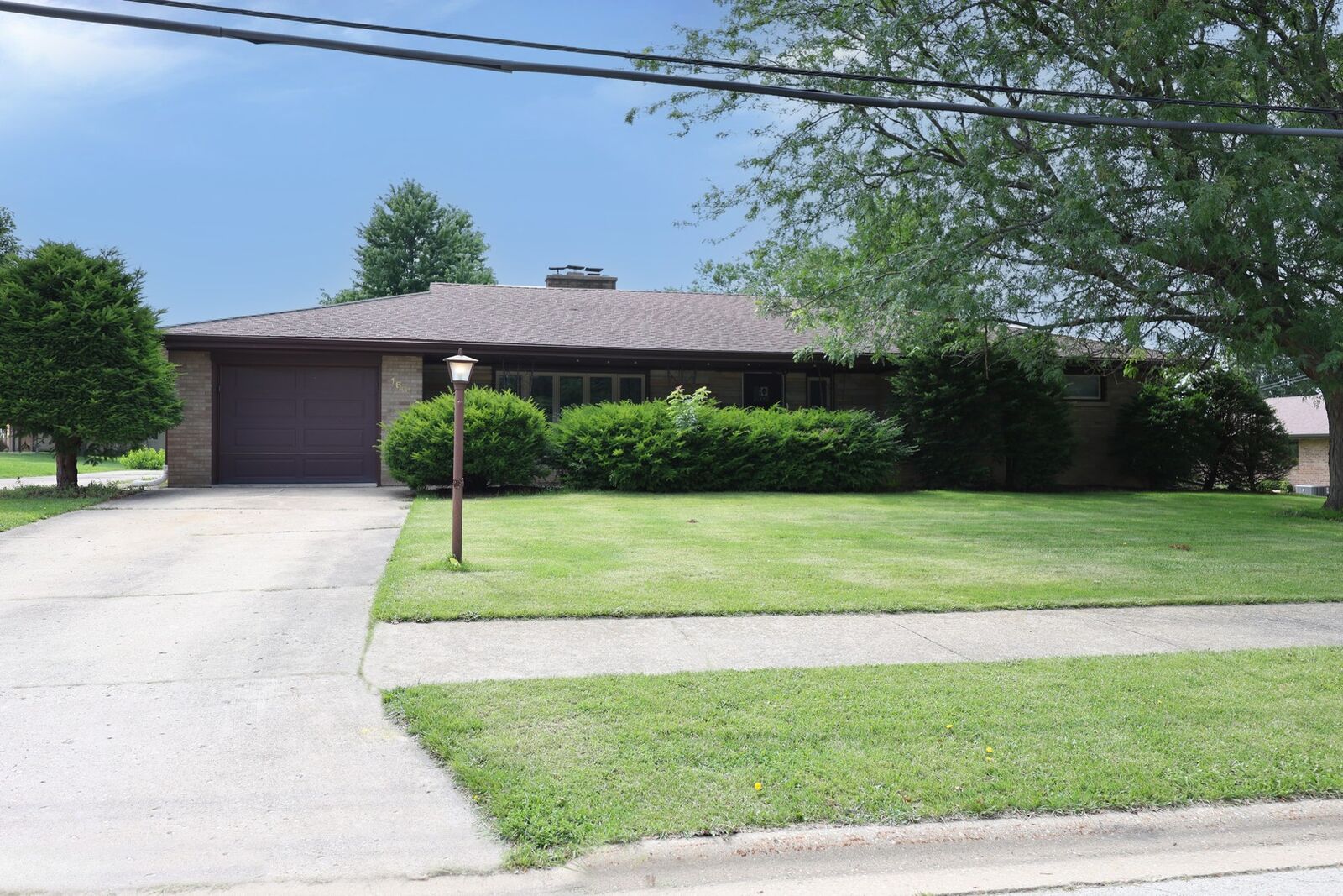 Property Photo: 1601 Barthelone Street IL 60403