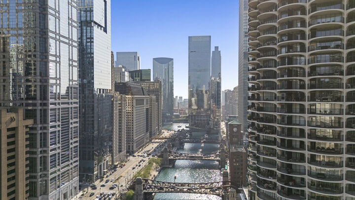 Property Photo:  300 N State Street 3405  IL 60654 
