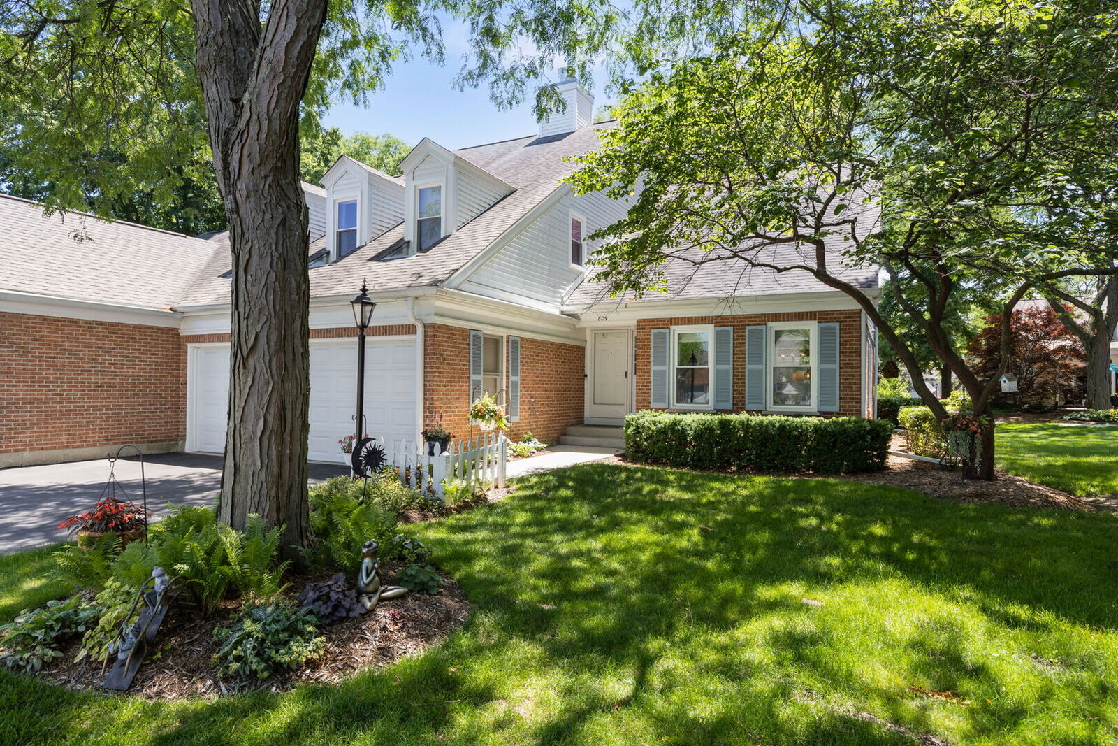 Property Photo:  809 Willow Hills Lane  IL 60070 