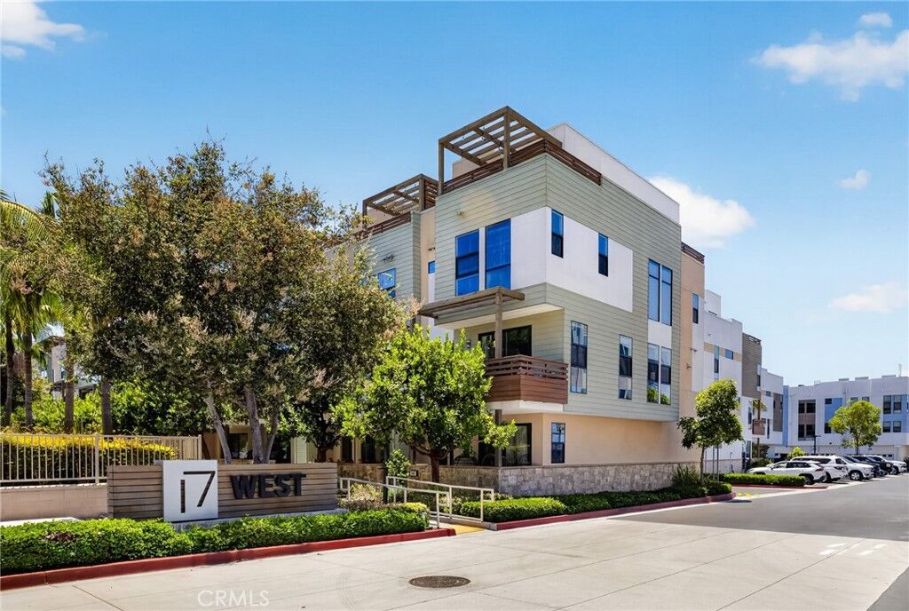Property Photo:  1687 Grand View  CA 92627 