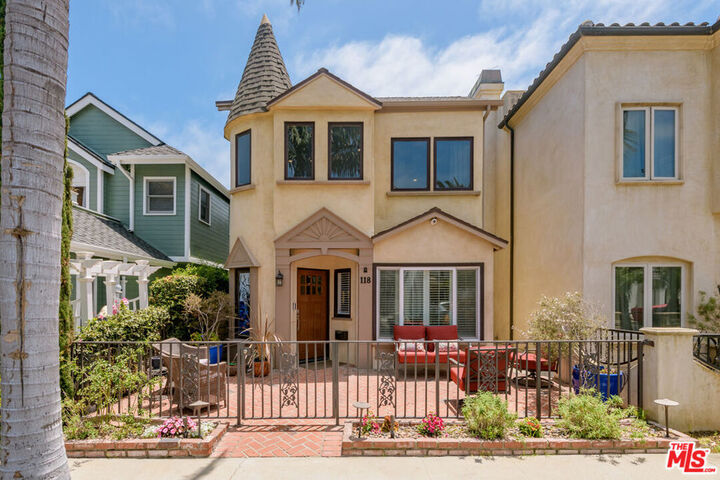 Property Photo: 118 3rd Street CA 90740