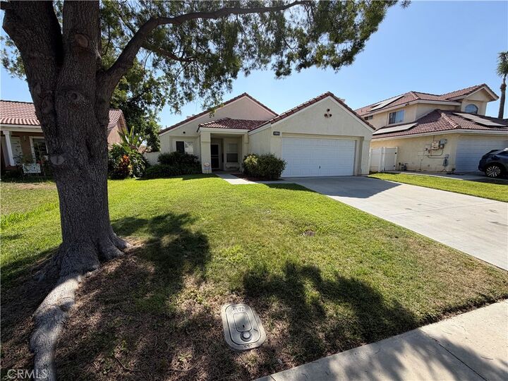 Property Photo: 16135 La Fortuna CA 92551