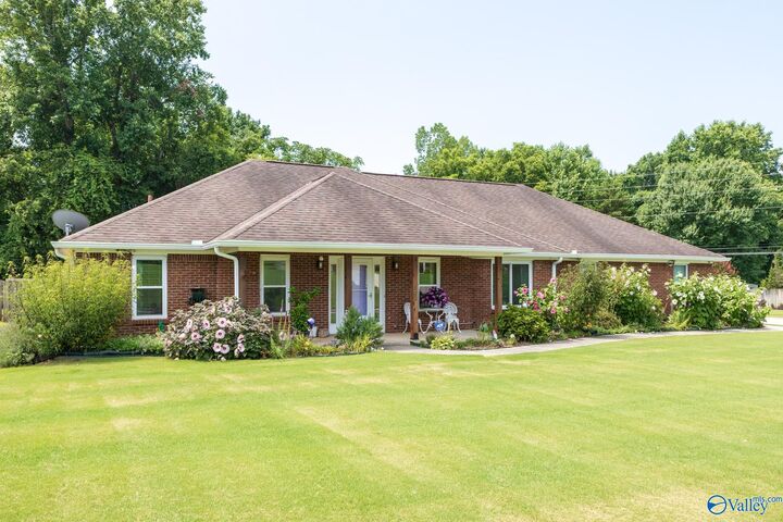 Property Photo:  130 Foxridge Drive  AL 35749 