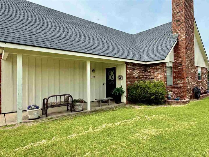 Property Photo:  184 Oakdale  OK 74604 