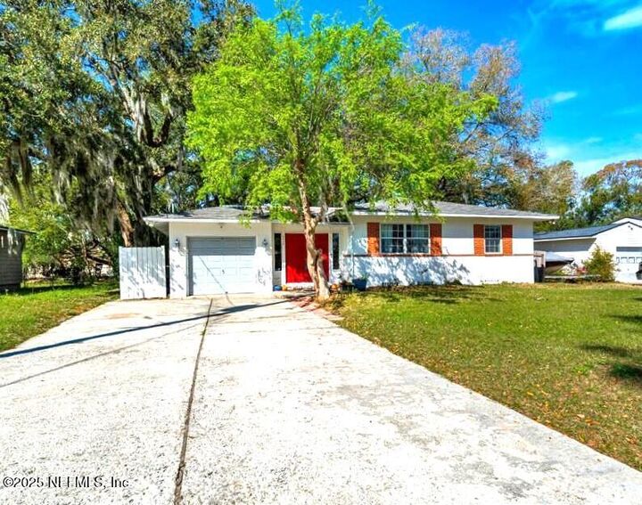 Property Photo:  6545 Newcastle Road  FL 32216 