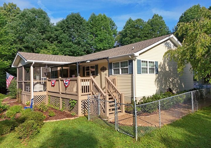 Property Photo:  465 Driver Avenue  NC 28906 
